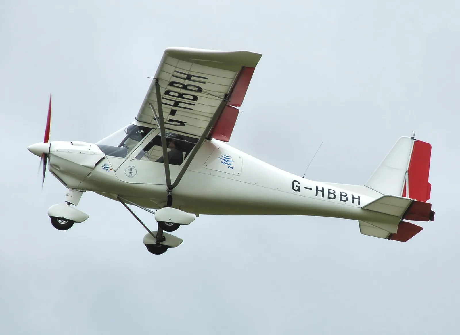 Un Ikarus C42 FB100 à Kemble
